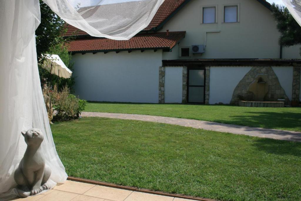 Arkadenhof Zur Puszta Graf Hotell Illmitz Eksteriør bilde